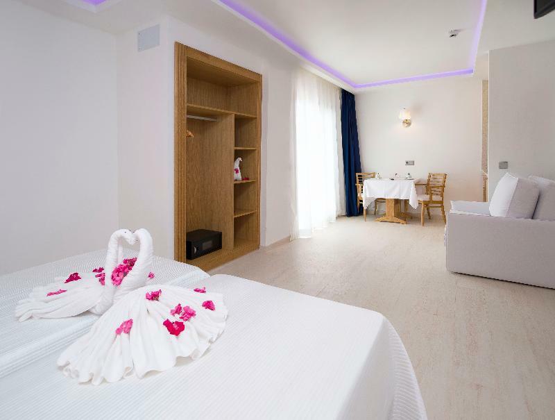My Way Luxury Ibiza Hotel ปลายาเดนบอสซา ภายนอก รูปภาพ
